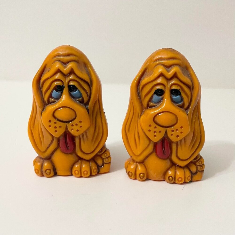 Vtg Basset Hound Blood Dogs Puppies Plastic Salt and Pepper Shakers Hong Kong